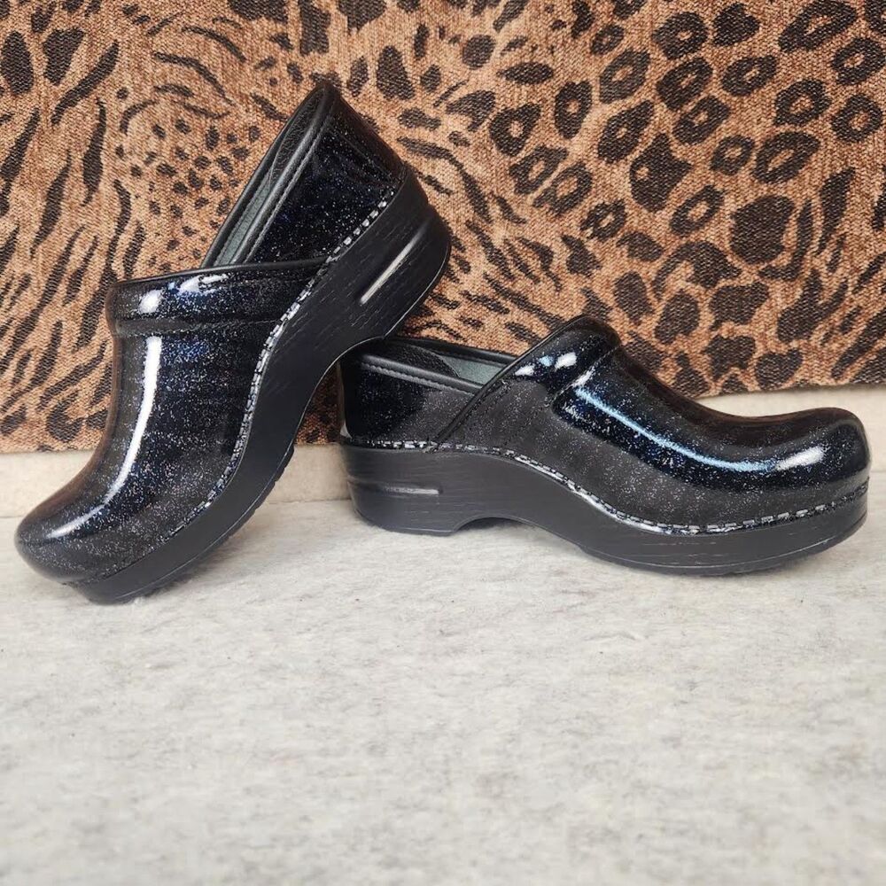 Dansko Women's Patent Leather Clogs Size US 6.5-7 EU 37 Nurse Teacher Work
